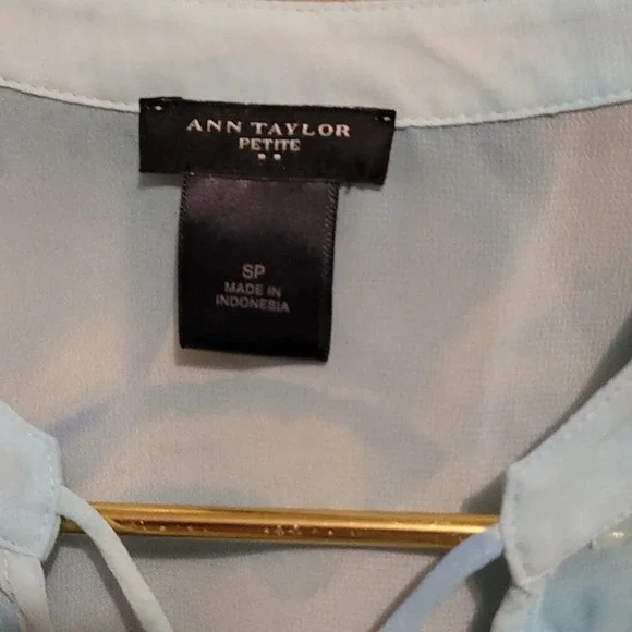 ANN TAYLOR SIZE SP WOMENS BLUE BLOUSE - Picture 2 of 3